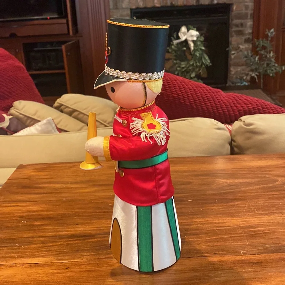 Vintage Emporium Capwell Christmas Soldier